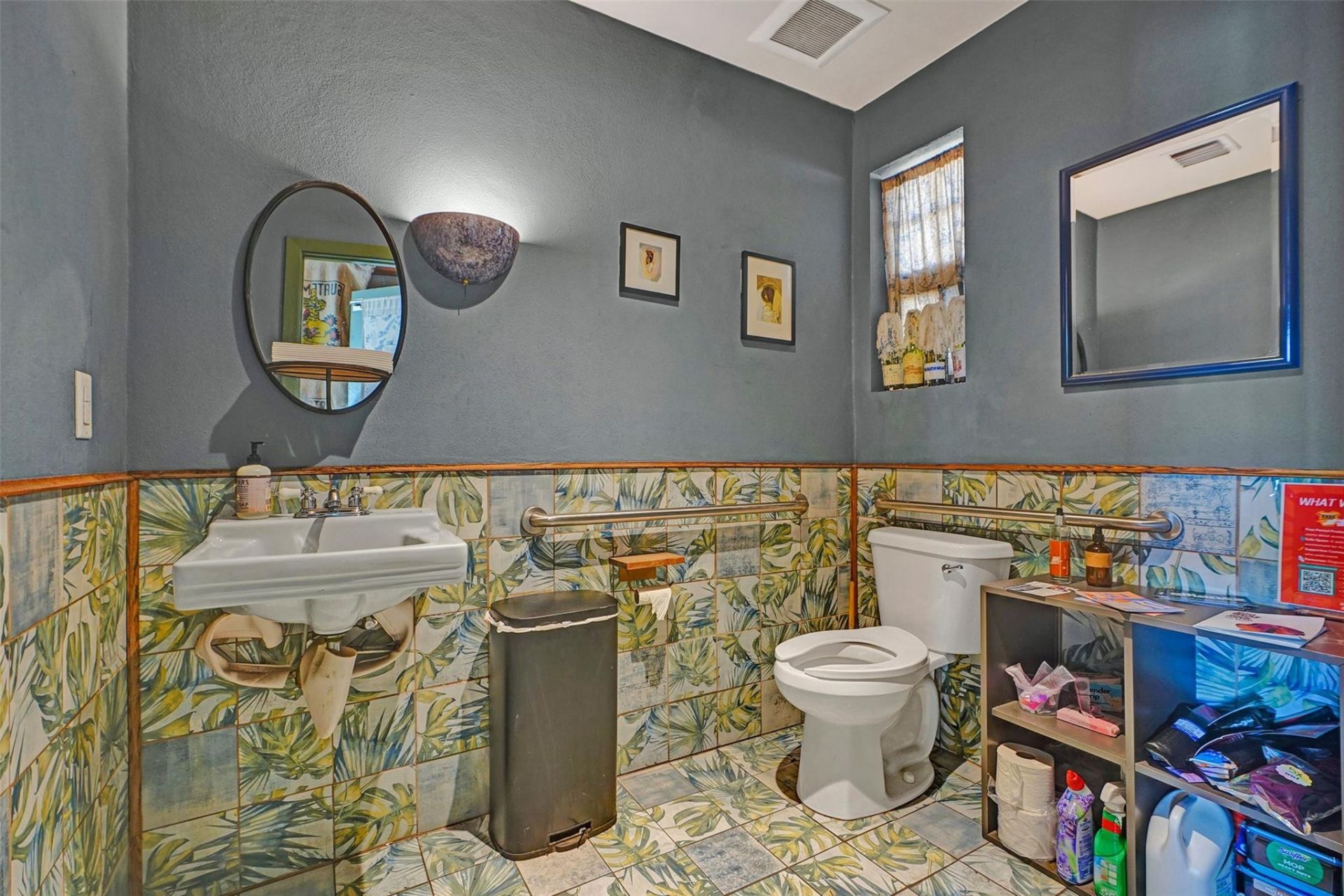 12831 W Dixie Highway, North Miami, FL 33161 Photo