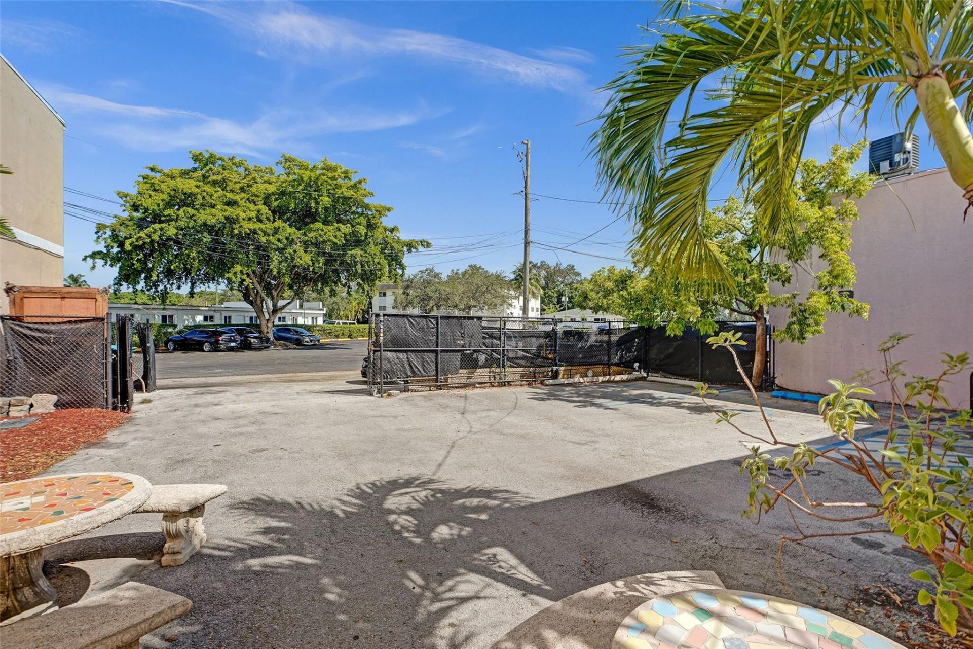 12831 W Dixie Highway, North Miami, FL 33161 Photo