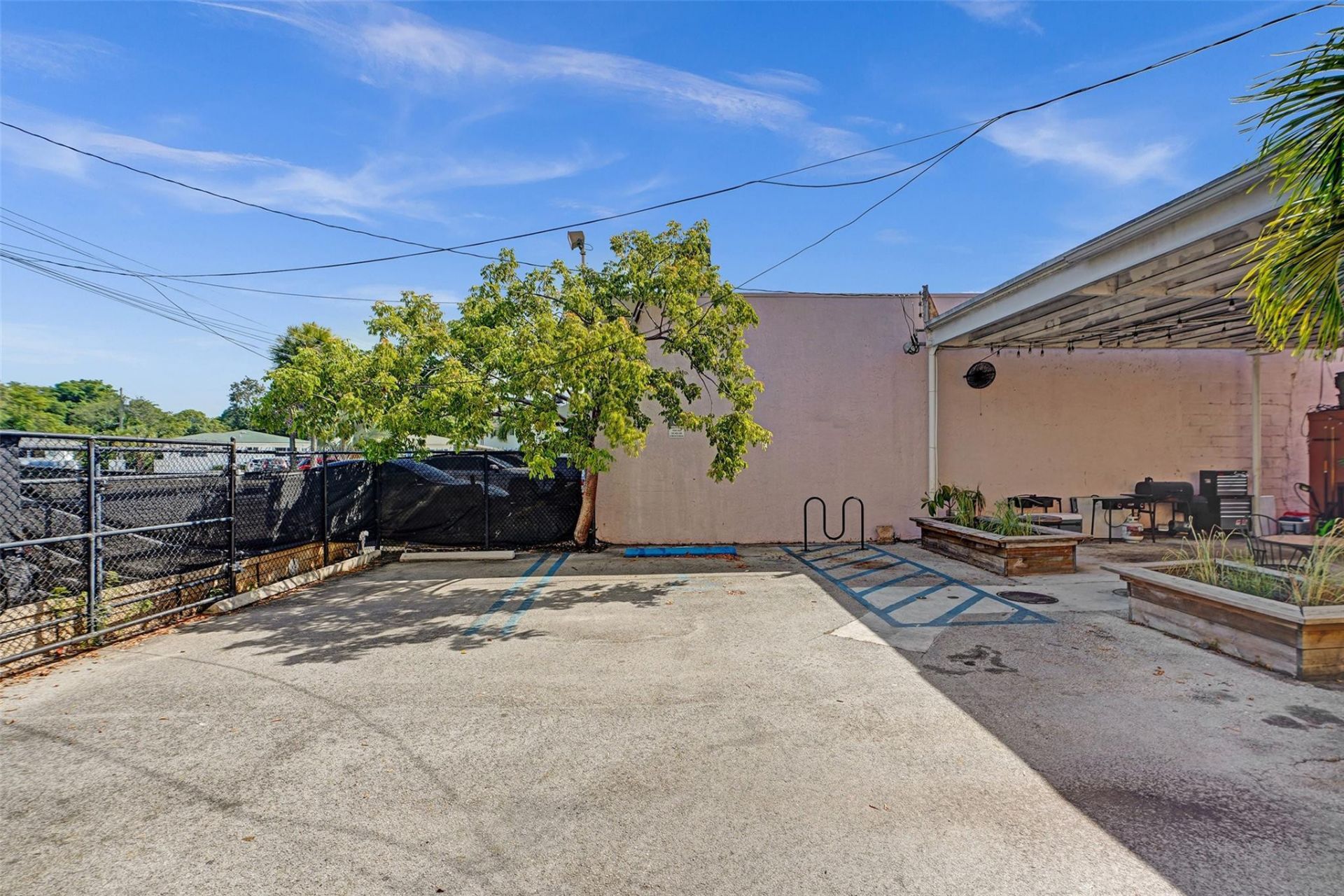 12831 W Dixie Highway, North Miami, FL 33161 Photo