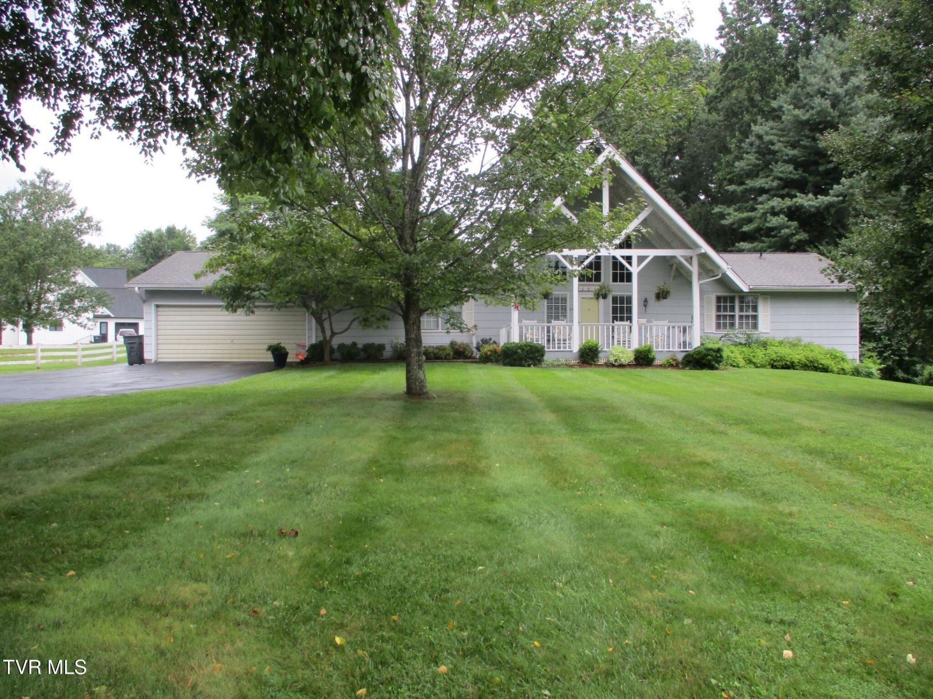 213 Edgefield Road, Bristol, TN 37620 Main Photo