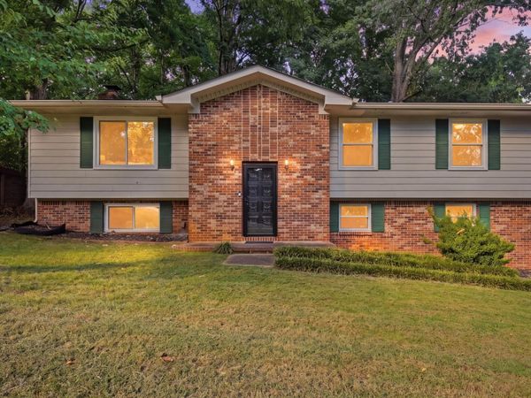 809 N Valleywood Circle , Hixson, TN 37343