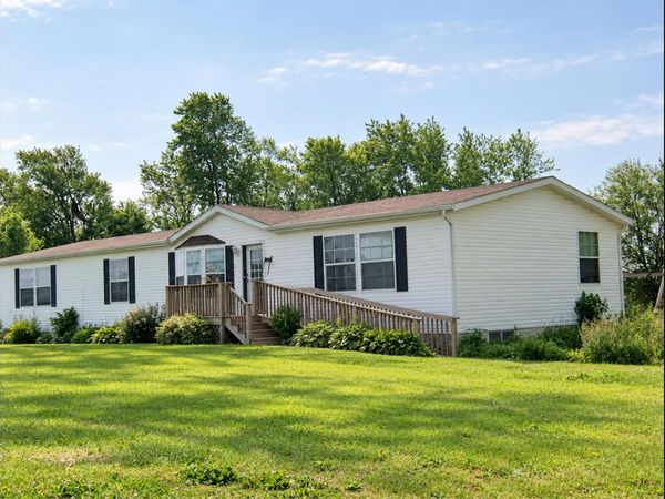 4520 25TH S, Muscatine, IA 52761