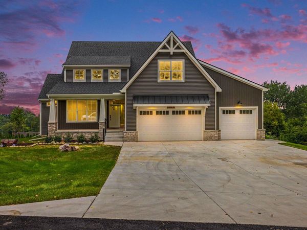 1752 Milford Heights Drive, Milford, MI 48381