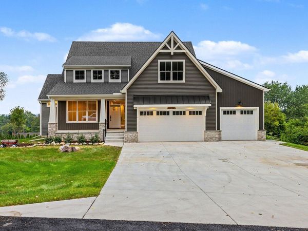 1752 Milford Heights Drive, Milford, MI 48381