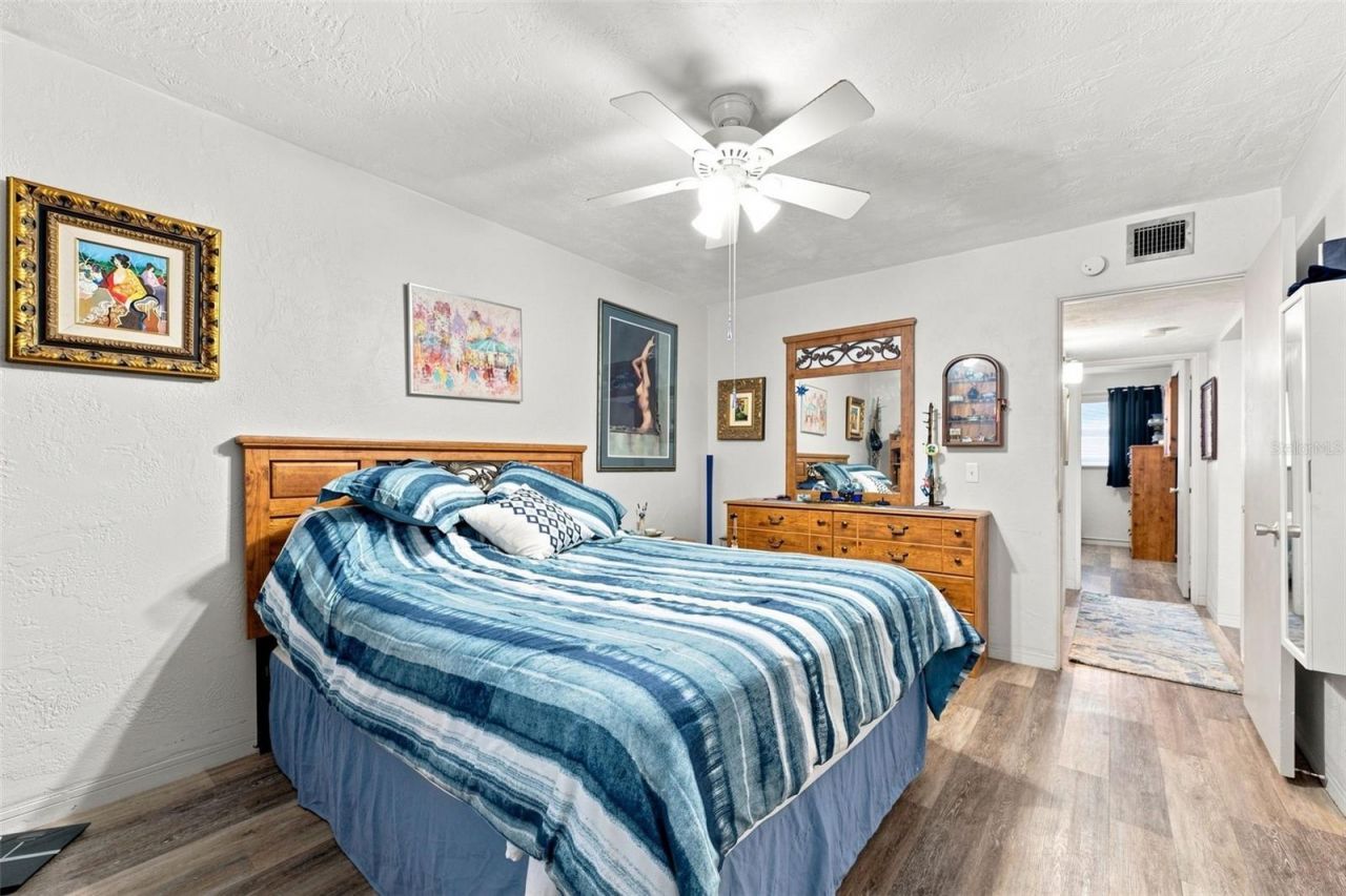 4300 58th Street N, Unit 1817, Kenneth City, FL 33709 Photo