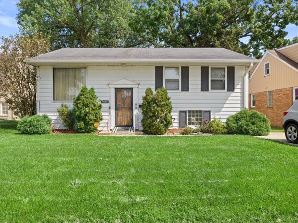 3925 31st Ave, Kenosha, WI 53144