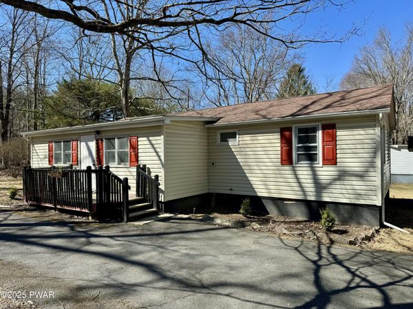 102 Keitha Lane , East Stroudsburg, PA 18302