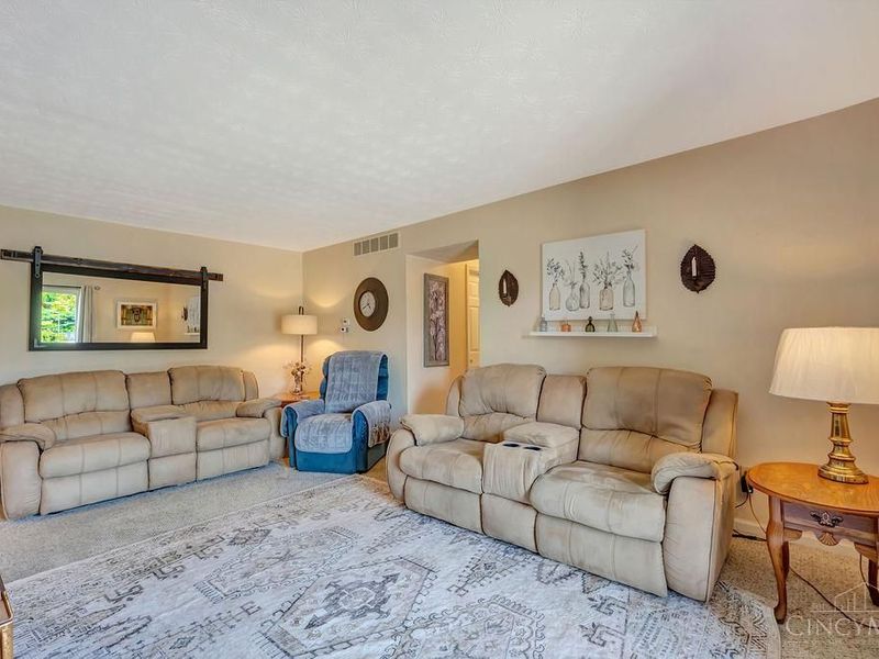 5365 Camelot Drive, Unit 42, Fairfield, OH 45014 Photo 3