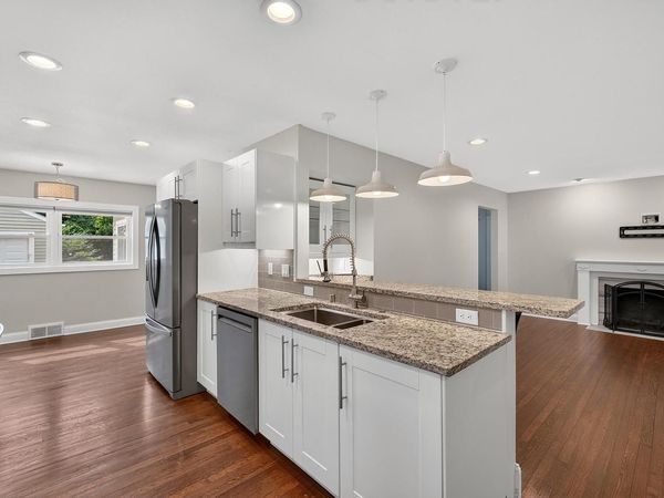 7125 N Longacre ROAD, Fox Point, WI 53217