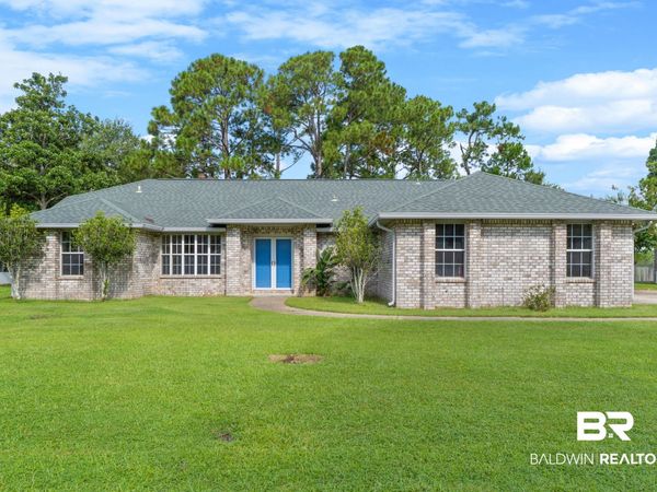 5007 Shoshone Dr, Pensacola, FL 32507