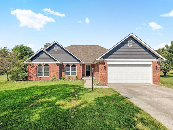 5896 N Red Oak Drive, Greenfield, IN 46140