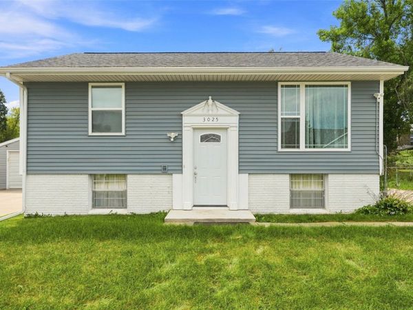 3025 29th Avenue SW, Cedar Rapids, IA 52404