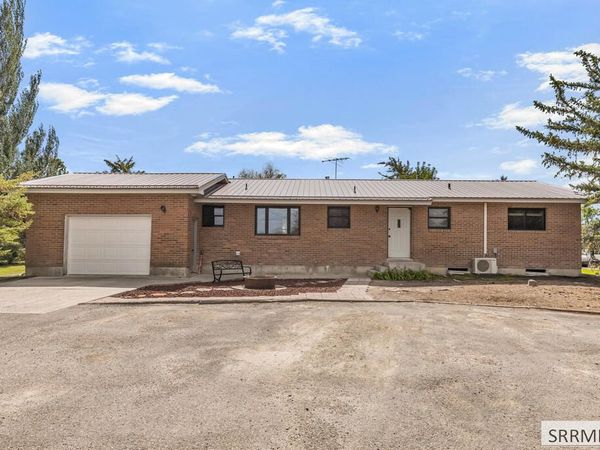 568 E 2200 N, MONTEVIEW, ID 83435