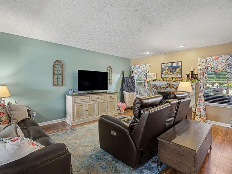 5829 Cedarwood Court, Hamilton Township, OH 45039 Photo 9