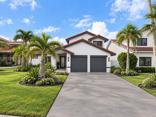 18209 NW 61st Ct, Hialeah, FL 33015