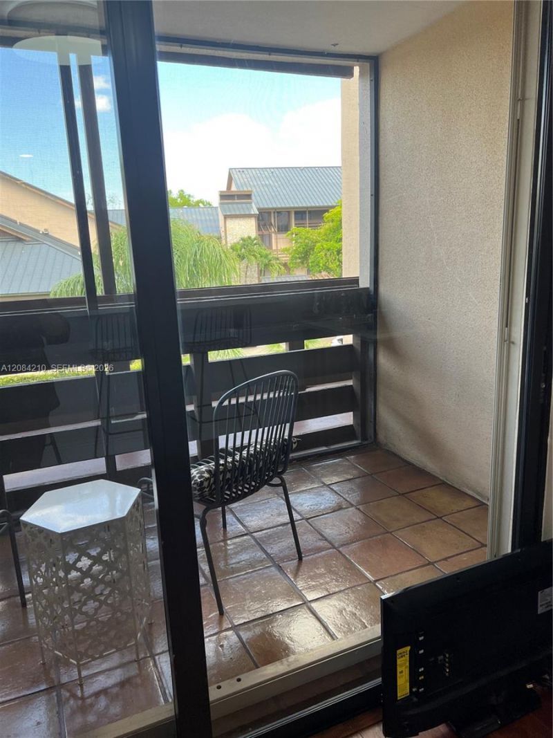 141 SW 96th Ter, Unit 305, Plantation, FL 33324 Photo