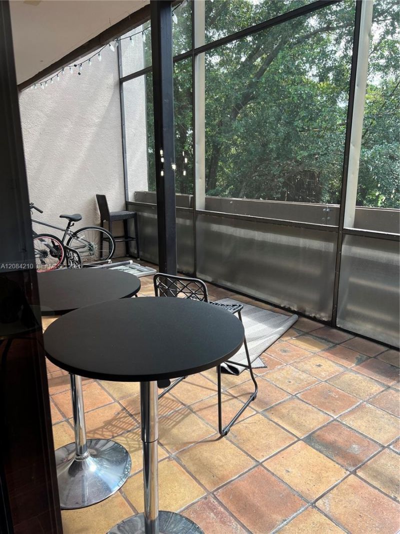 141 SW 96th Ter, Unit 305, Plantation, FL 33324 Photo