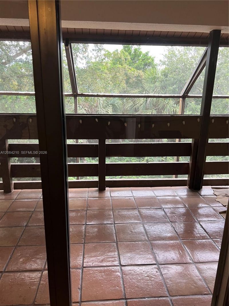 141 SW 96th Ter, Unit 305, Plantation, FL 33324 Photo