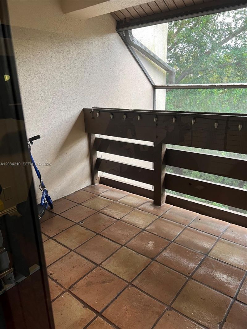 141 SW 96th Ter, Unit 305, Plantation, FL 33324 Photo