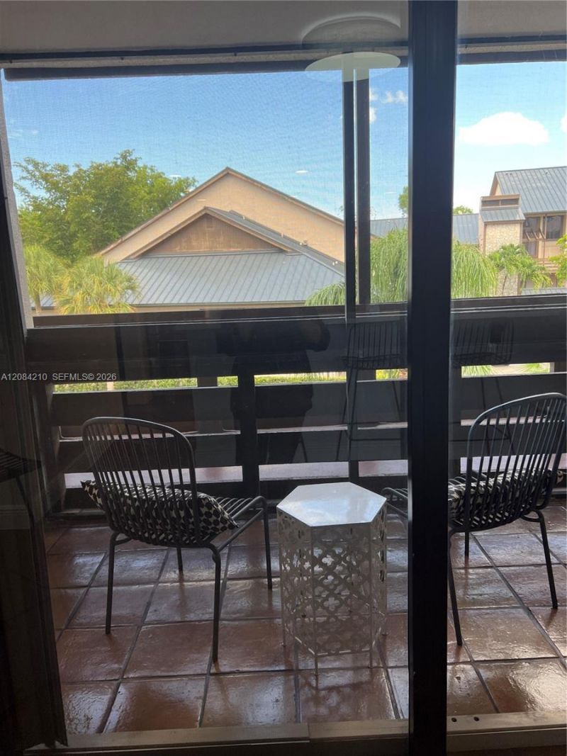 141 SW 96th Ter, Unit 305, Plantation, FL 33324 Photo