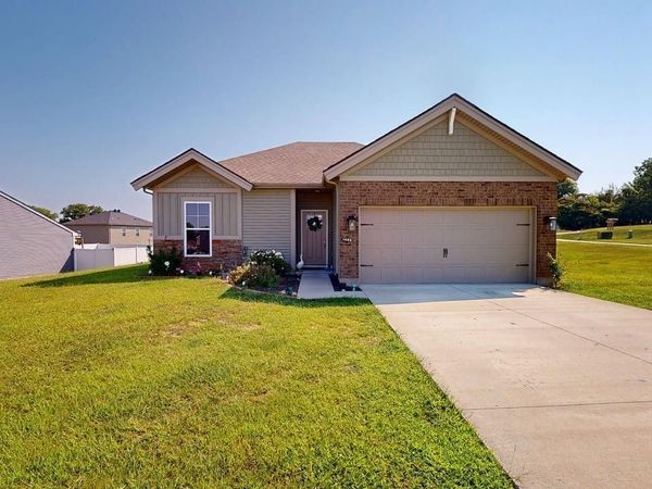 1405 N Hunters Crossing Pass, Huntingburg, IN 47542
