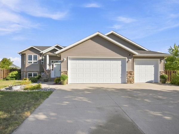 616 Lexington Lane, Moorhead, MN 56560