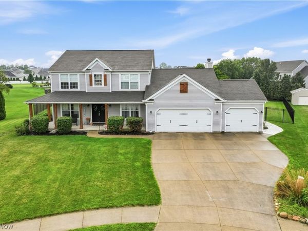 12530 Lineage Circle NW, Uniontown, OH 44685