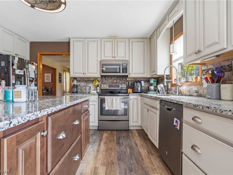12530 Lineage Circle NW, Uniontown, OH 44685 Photo 22