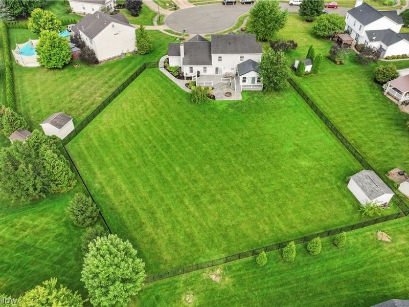 12530 Lineage Circle NW, Uniontown, OH 44685 Photo 3