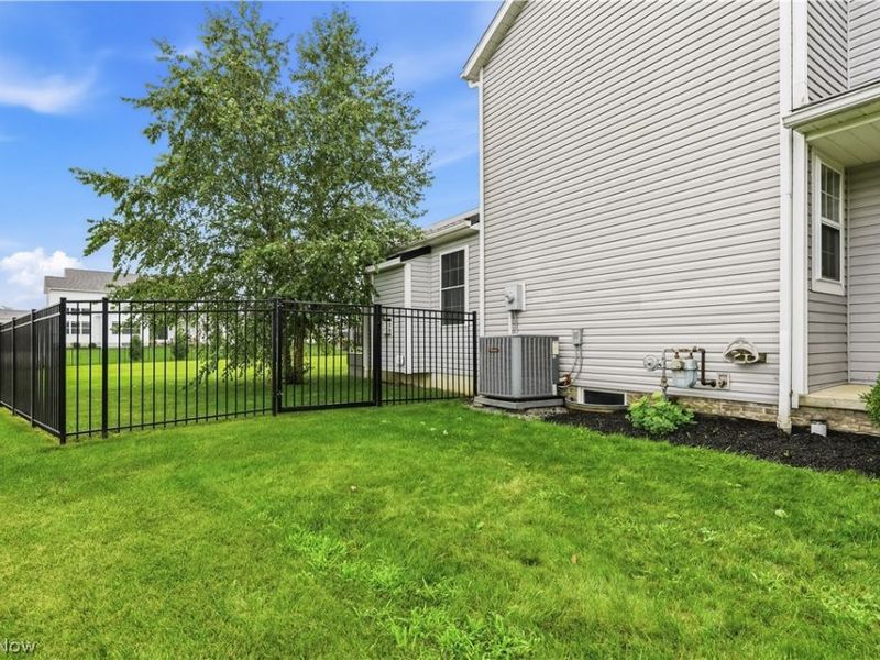 12530 Lineage Circle NW, Uniontown, OH 44685 Photo 7