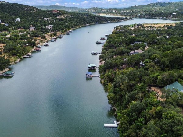 18221 Ledge ST , Jonestown, TX 78645
