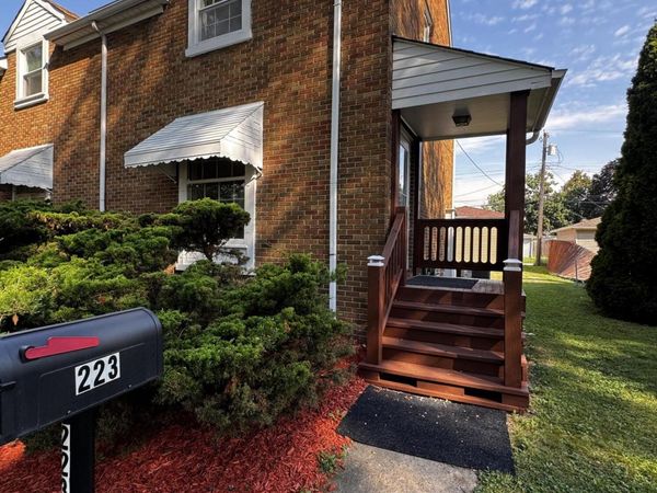 223 Adelaide Place , Munster, IN 46321