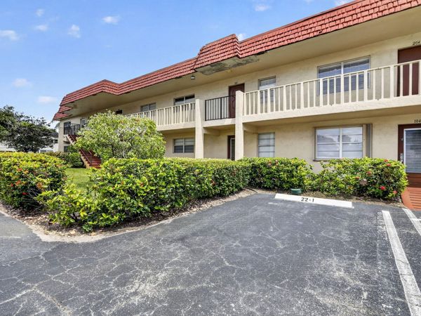22 ABBEY Lane, Unit 101, Delray Beach, FL 33446