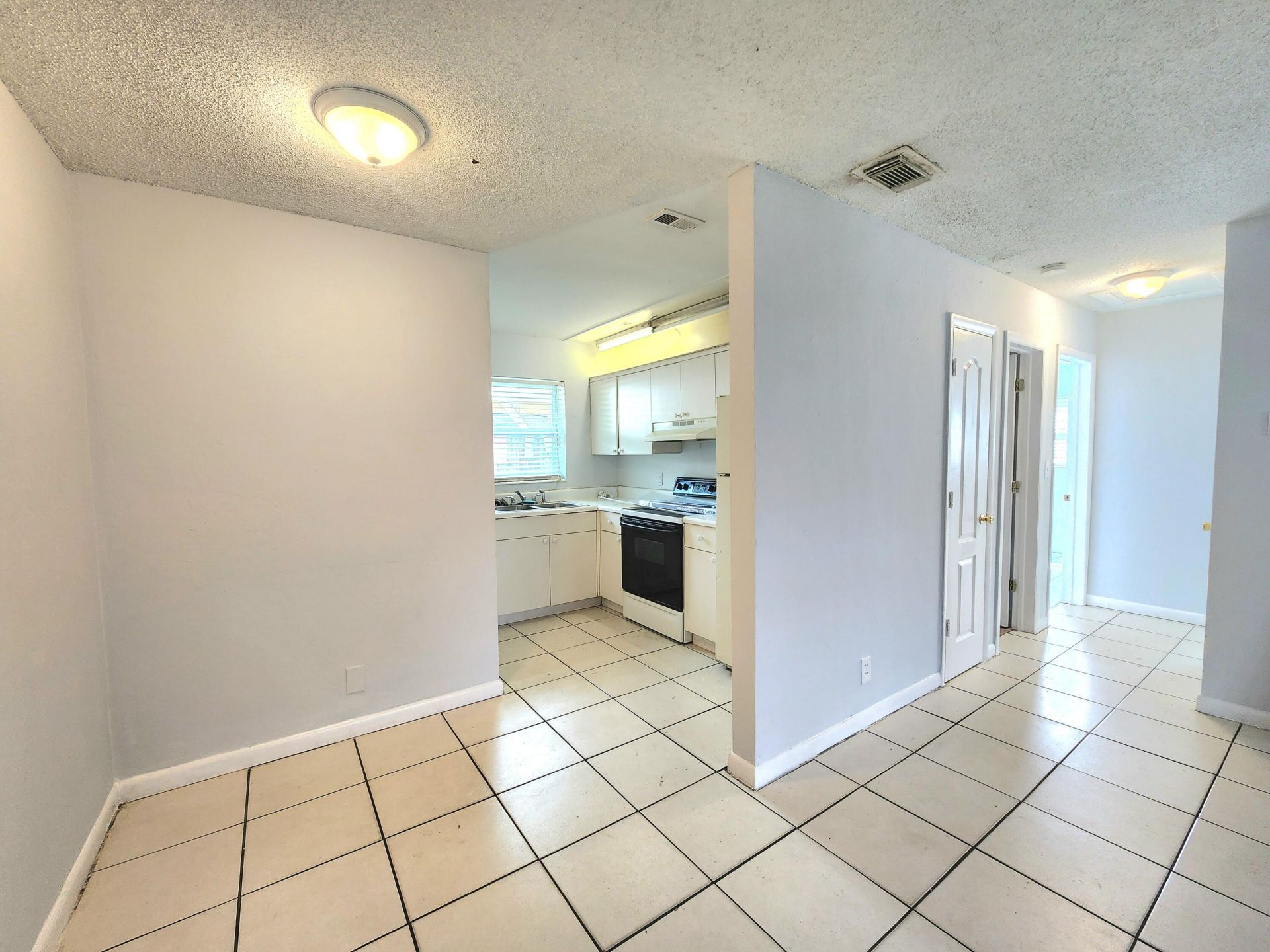 215 SW 1st Court, Unit 1-2, Pompano Beach, FL 33060 Photo
