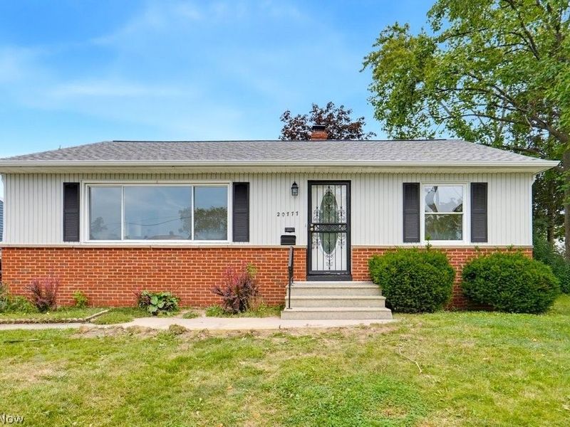 20777 Bowling Green Road, Maple Heights, OH 44137 Photo 1