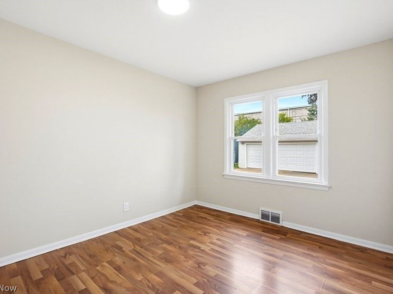 20777 Bowling Green Road, Maple Heights, OH 44137 Photo 10