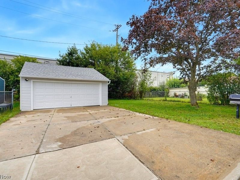 20777 Bowling Green Road, Maple Heights, OH 44137 Photo 3