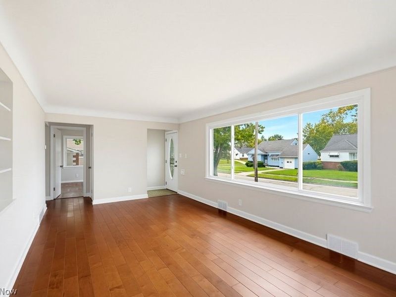 20777 Bowling Green Road, Maple Heights, OH 44137 Photo 5