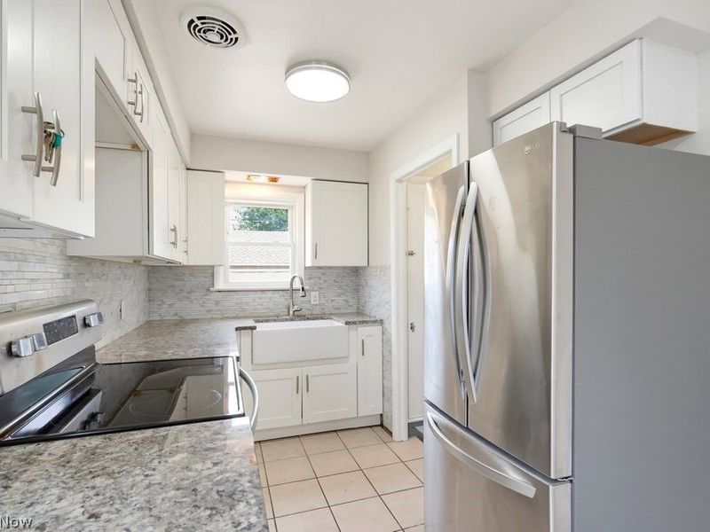 20777 Bowling Green Road, Maple Heights, OH 44137 Photo 8