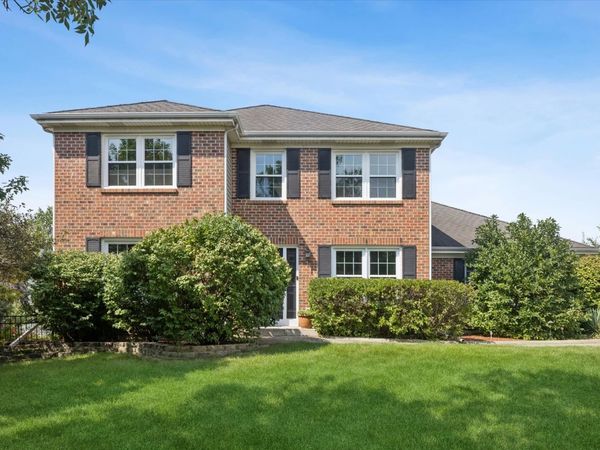 1524 Fieldcrest Drive, West Chicago, IL 60185