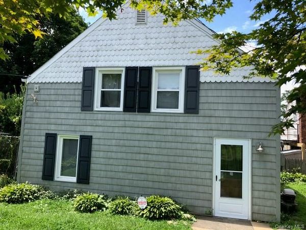 6 Cross Road , Bayville, NY 11709