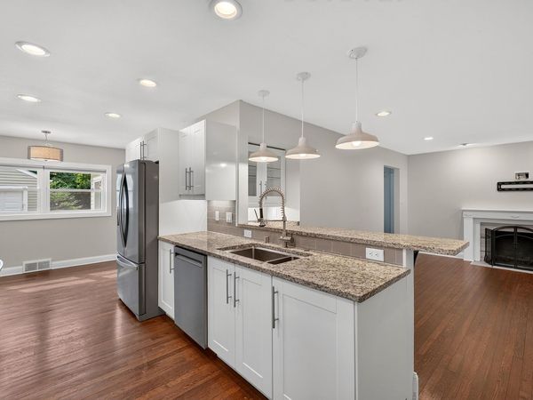 7125 N Longacre Rd, Fox Point, WI 53217