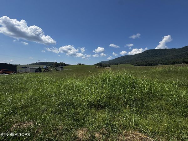 136 B & B Drive, Speedwell, TN 37870