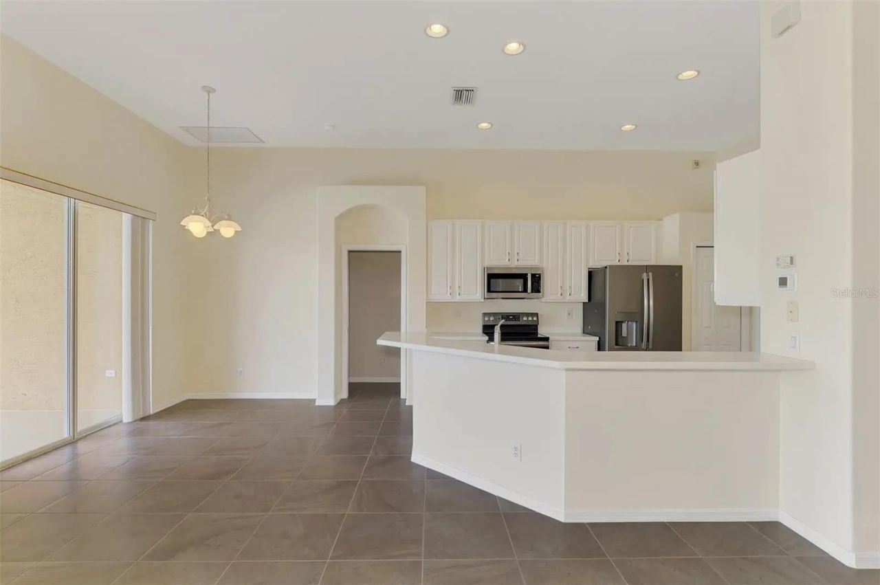 6721 Carlyle Lane, Sarasota, FL 34243 Photo