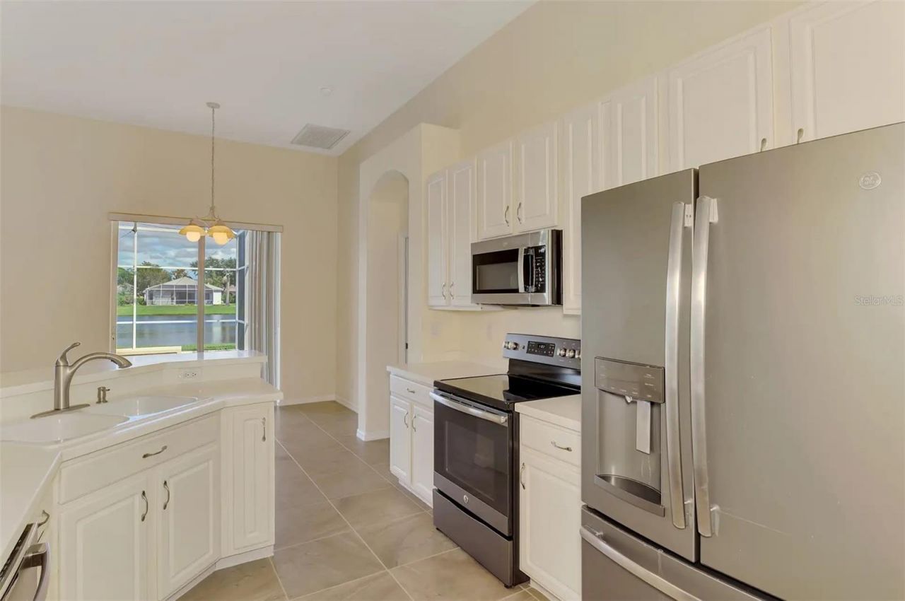 6721 Carlyle Lane, Sarasota, FL 34243 Photo