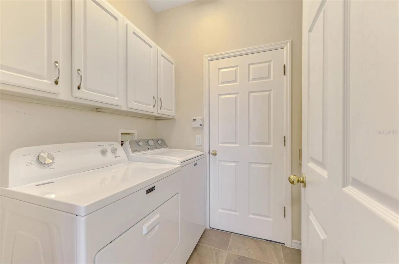 6721 Carlyle Lane, Sarasota, FL 34243 Photo