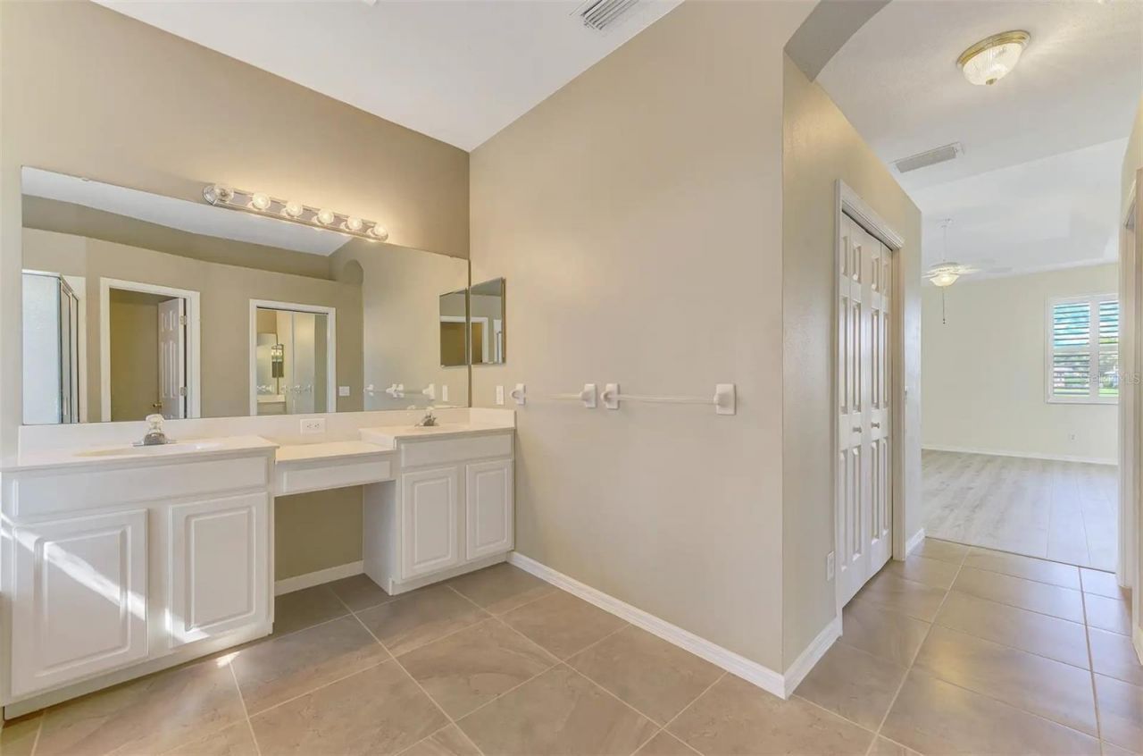 6721 Carlyle Lane, Sarasota, FL 34243 Photo