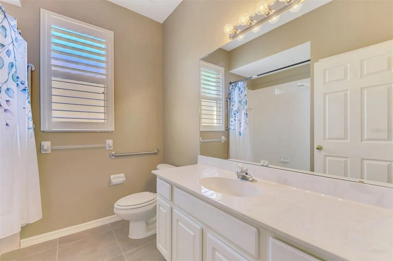 6721 Carlyle Lane, Sarasota, FL 34243 Photo