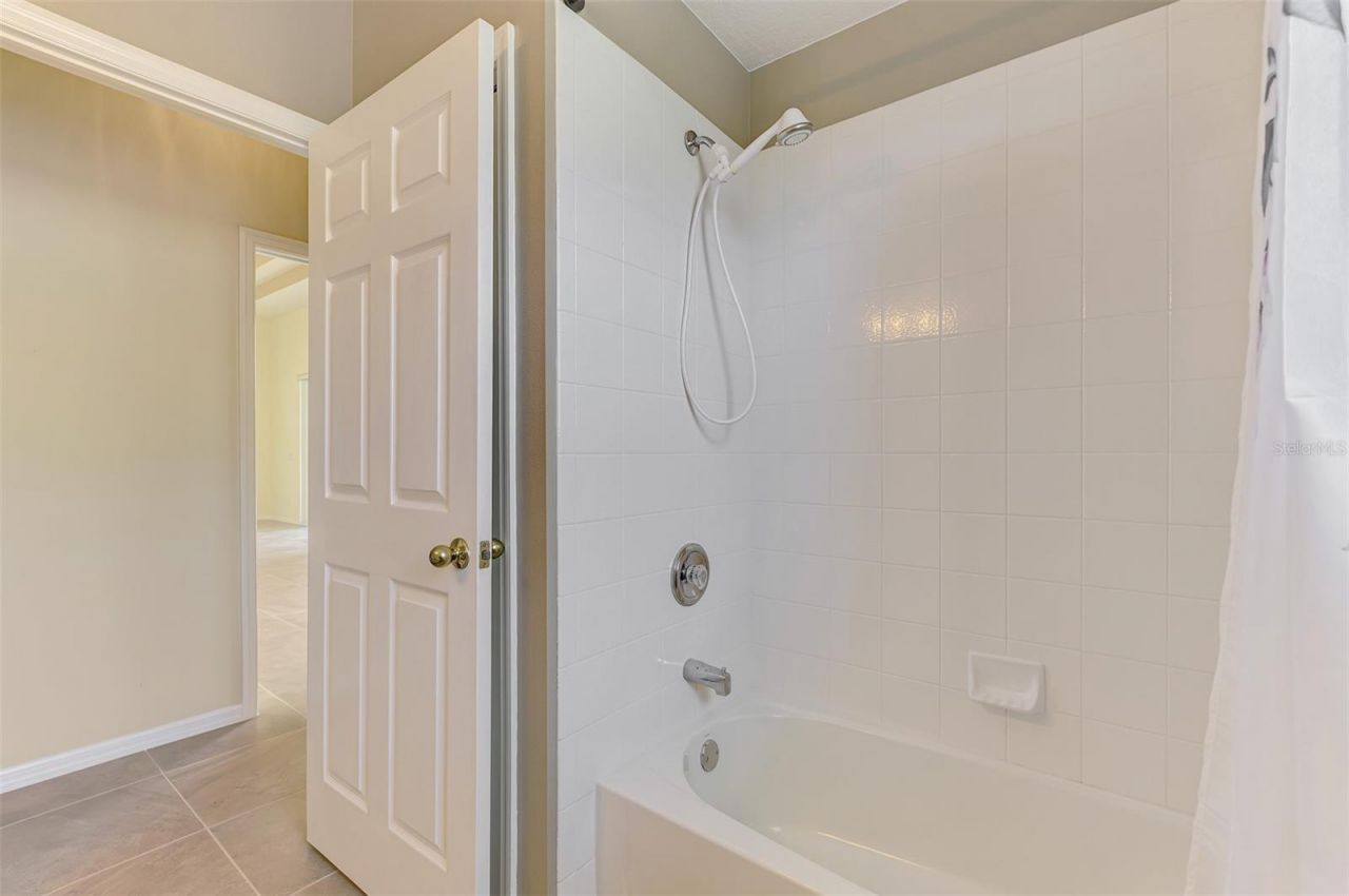 6721 Carlyle Lane, Sarasota, FL 34243 Photo