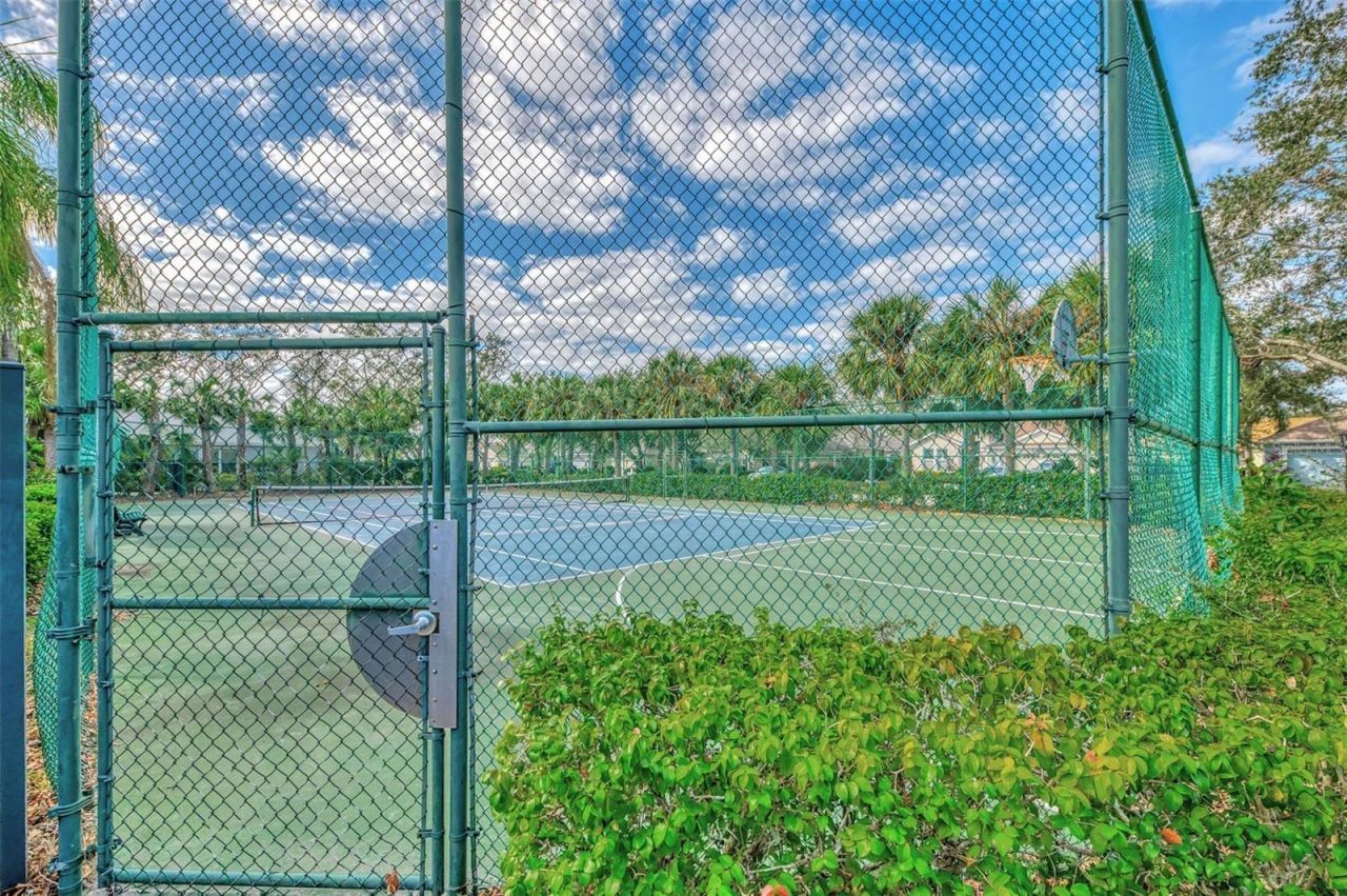 6721 Carlyle Lane, Sarasota, FL 34243 Photo
